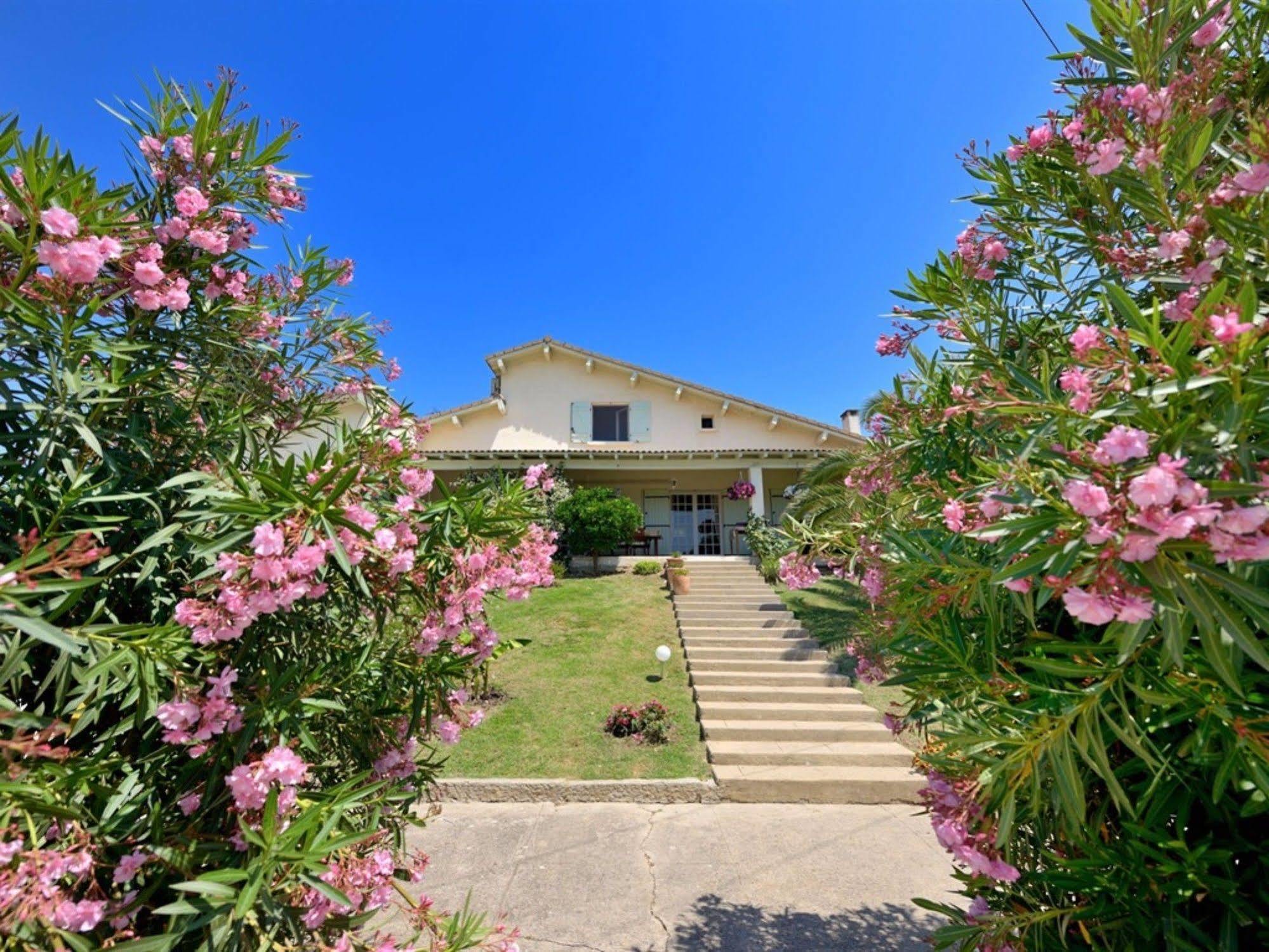 Mas Saint-Ange Bed & Breakfast Lunel  Exterior foto